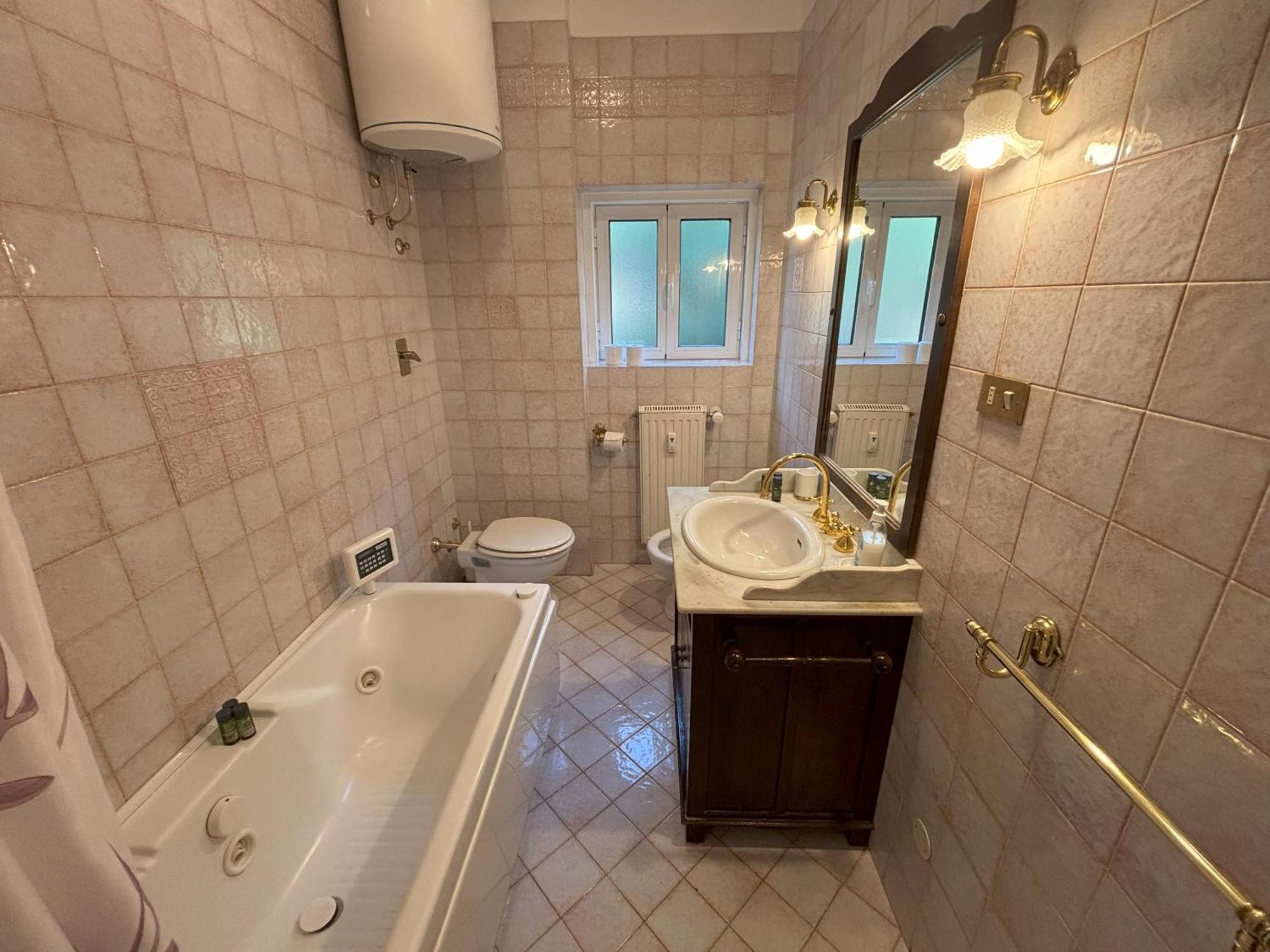 Affitto Turistico Via Bonomea 219-1 Apartment Trieste Exterior photo